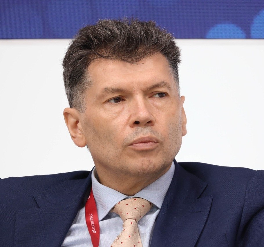 Виталий Максимов